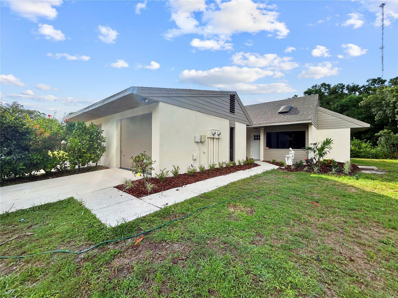 5136 Cedar Hammock Drive  Sarasota FL 34232 photo