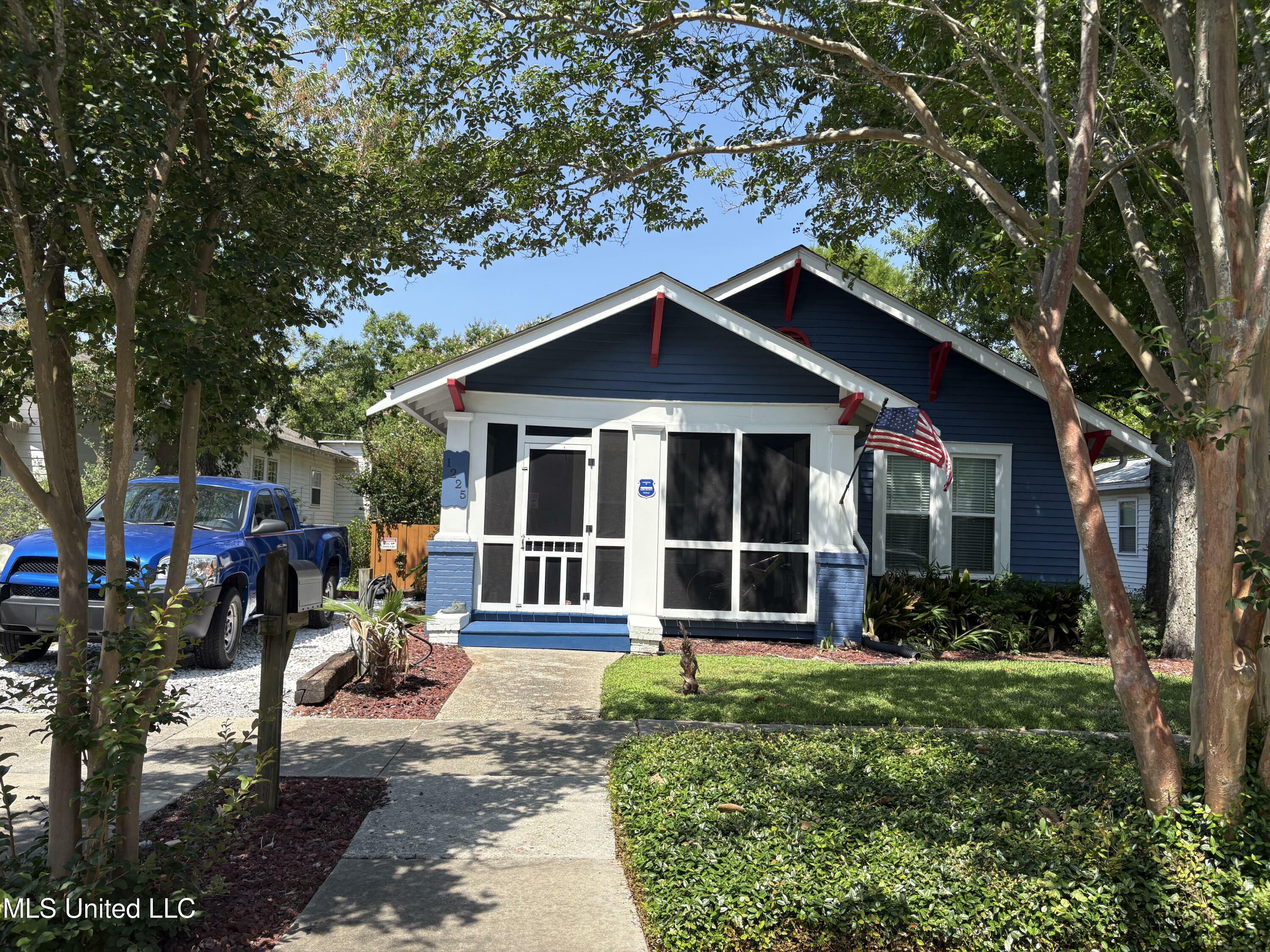Property Photo: 1225 32nd Avenue MS 39501