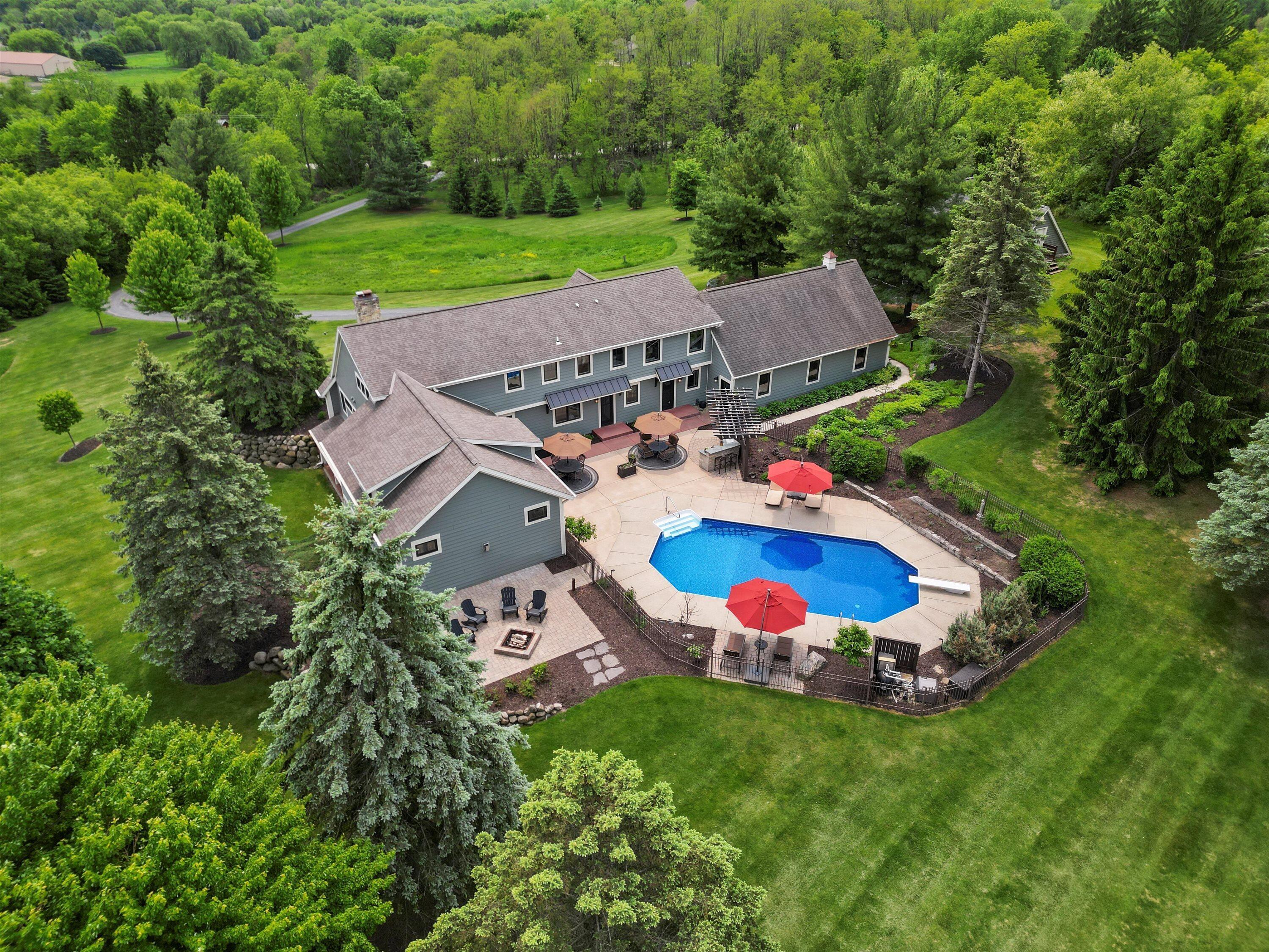 Property Photo: S28w31464 County Road De - WI 53189