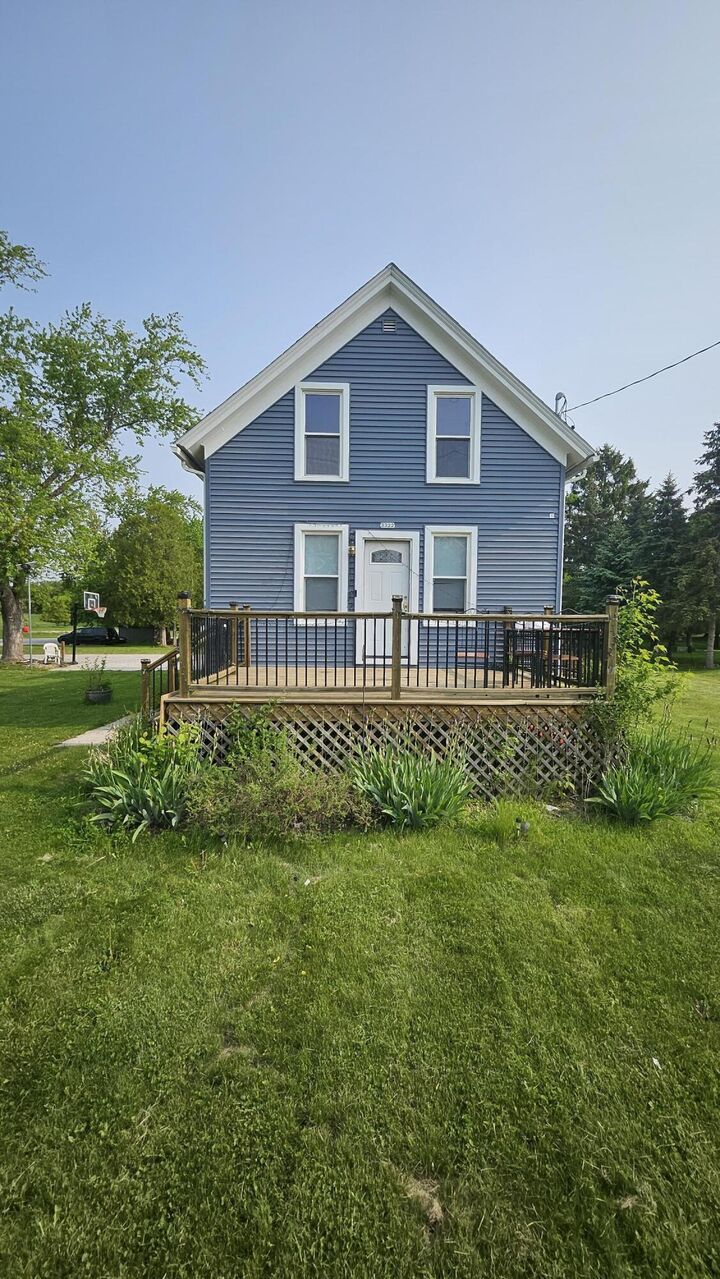 Property Photo:  3322 Main Ave  WI 53083 