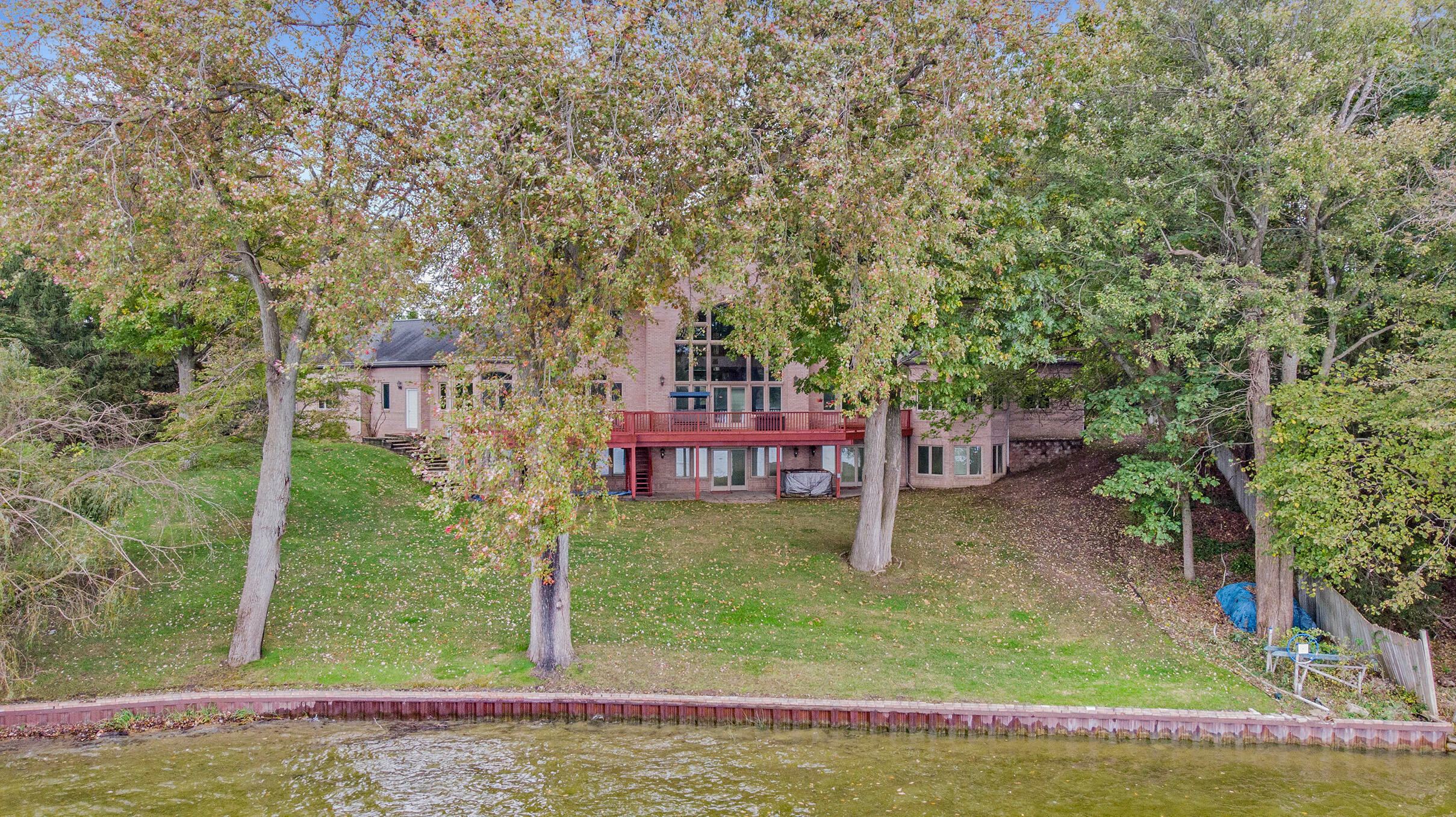 Property Photo: 6076 Browns Lake Road MI 49203