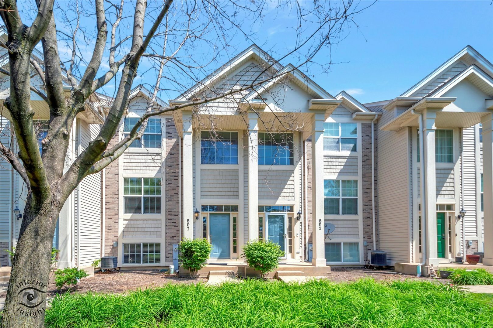 Property Photo: 807 Summit Creek Drive IL 60404