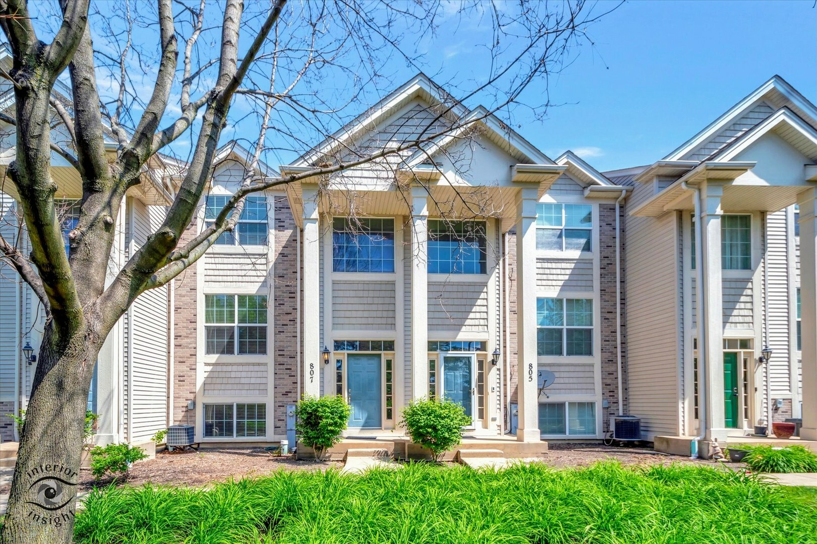 Property Photo: 807 Summit Creek Drive IL 60404