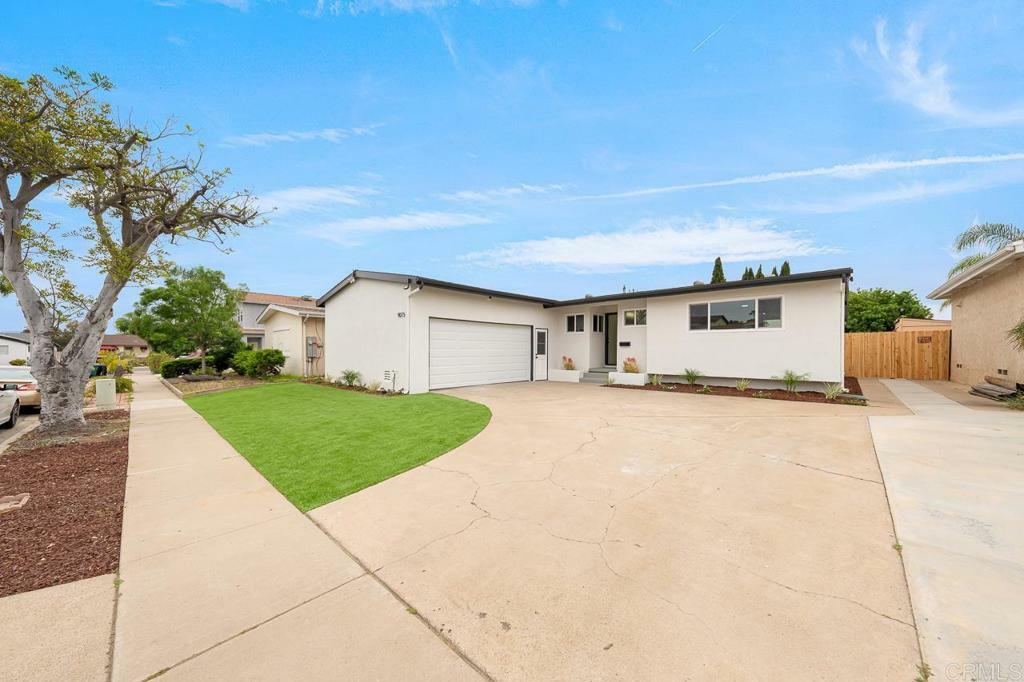 Property Photo: 9015 Sovereign Rd CA 92123