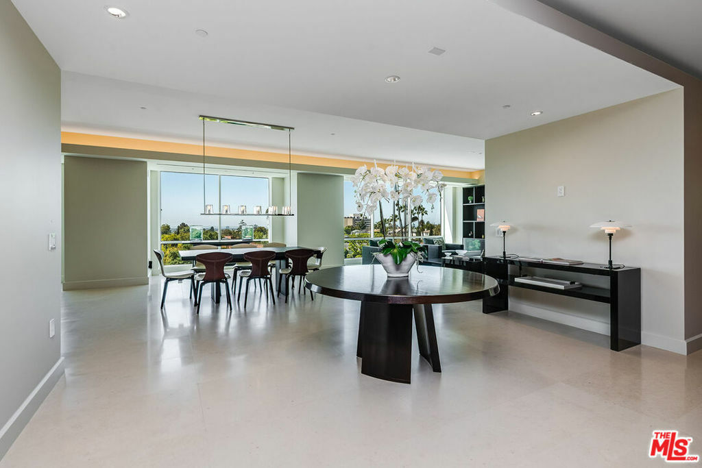 Property Photo: 1200 Club View Drive 6S CA 90024