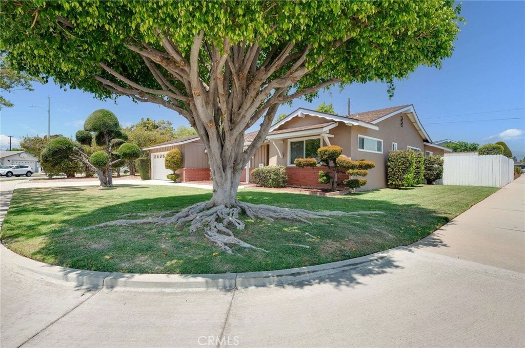 Property Photo: 834 N Darfield Avenue CA 91724
