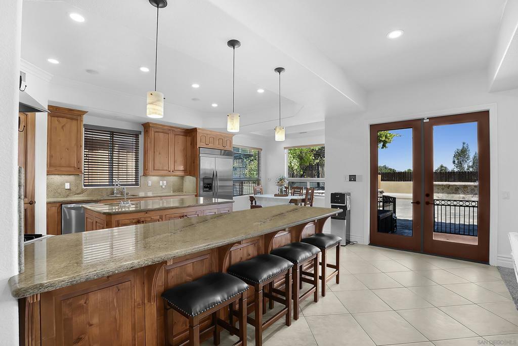 Property Photo:  42425 Ivy Street  CA 92562 