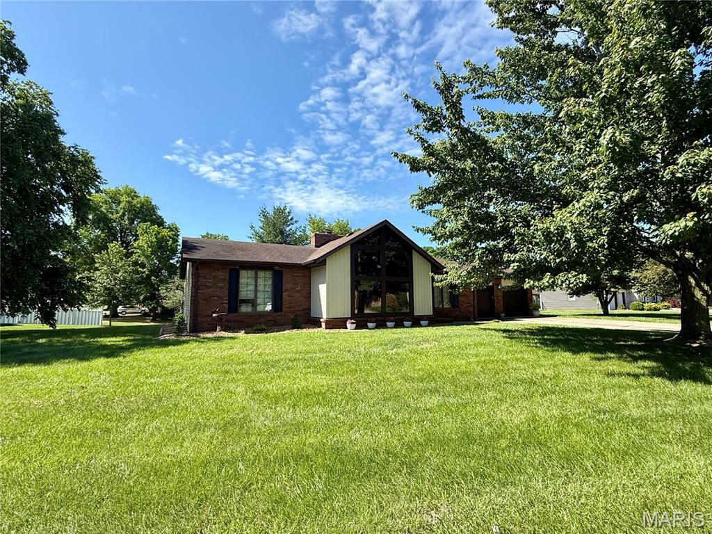 Property Photo: 112 Cross Creek Drive IL 62010