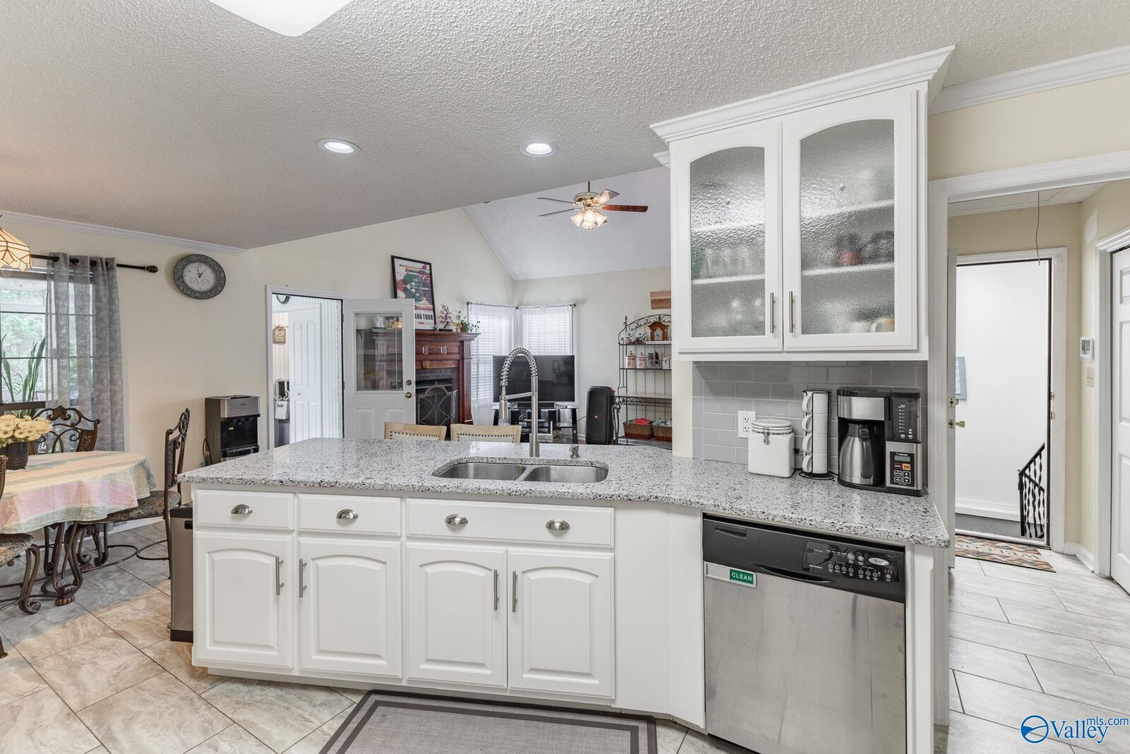 Property Photo: 129 Ivywood Road AL 35603