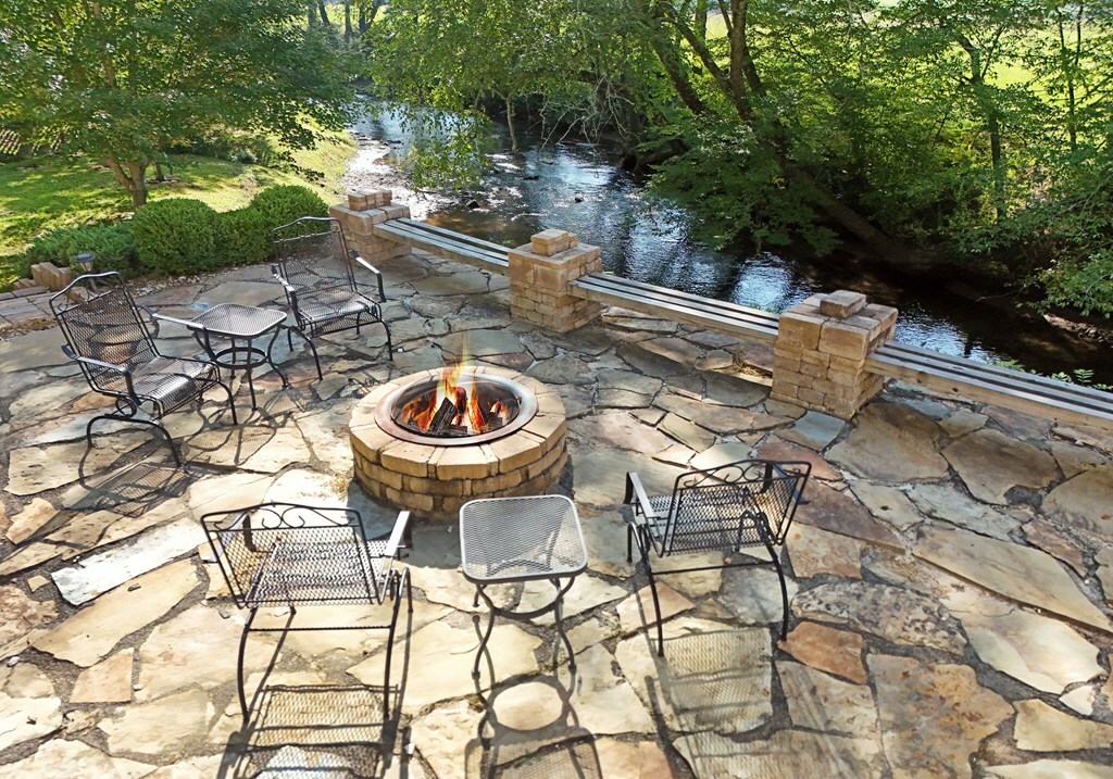 Property Photo: 401 Mountain Rivers Road GA 30559