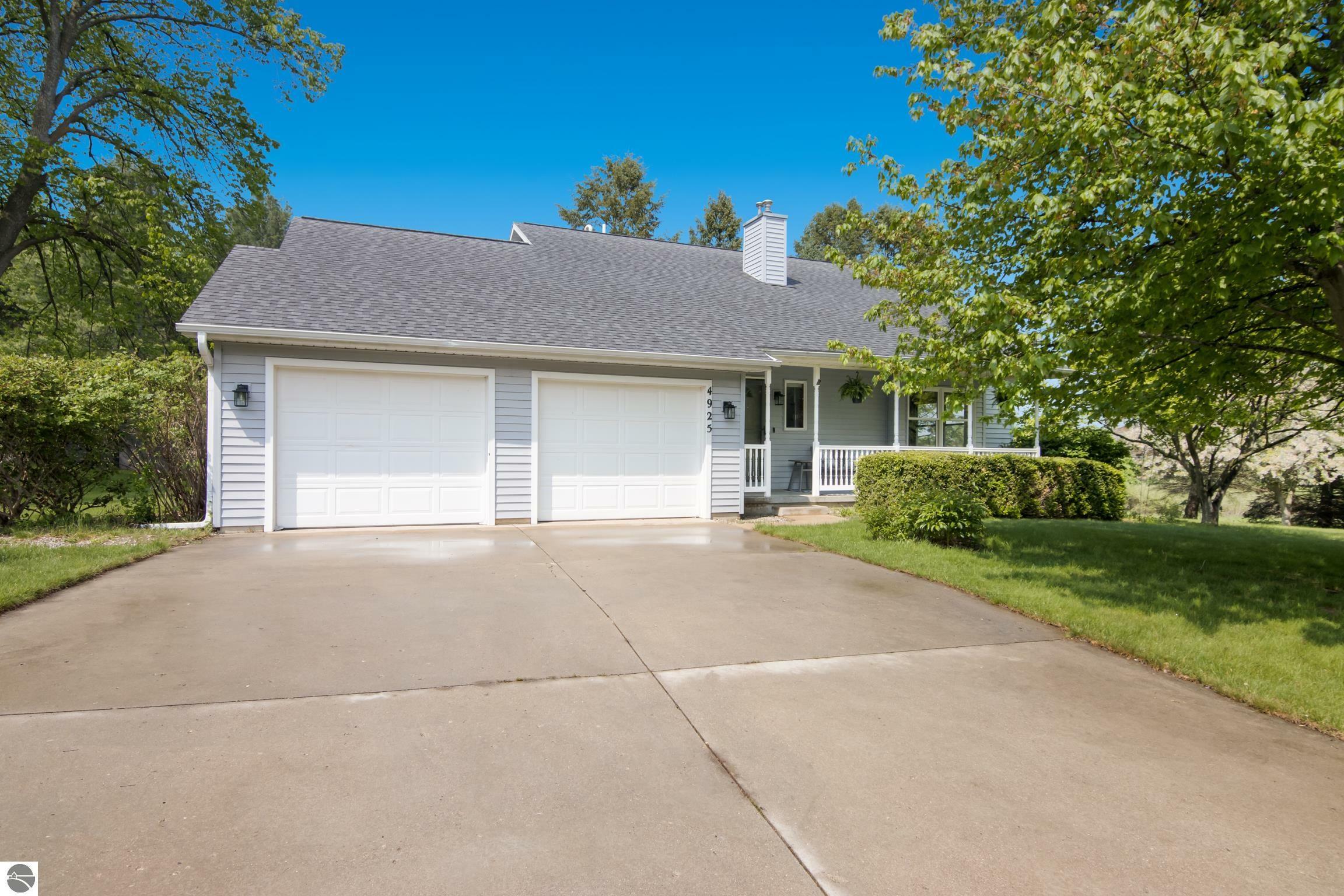 4925 Ridge Crest Drive  Williamsburg MI 49690 photo