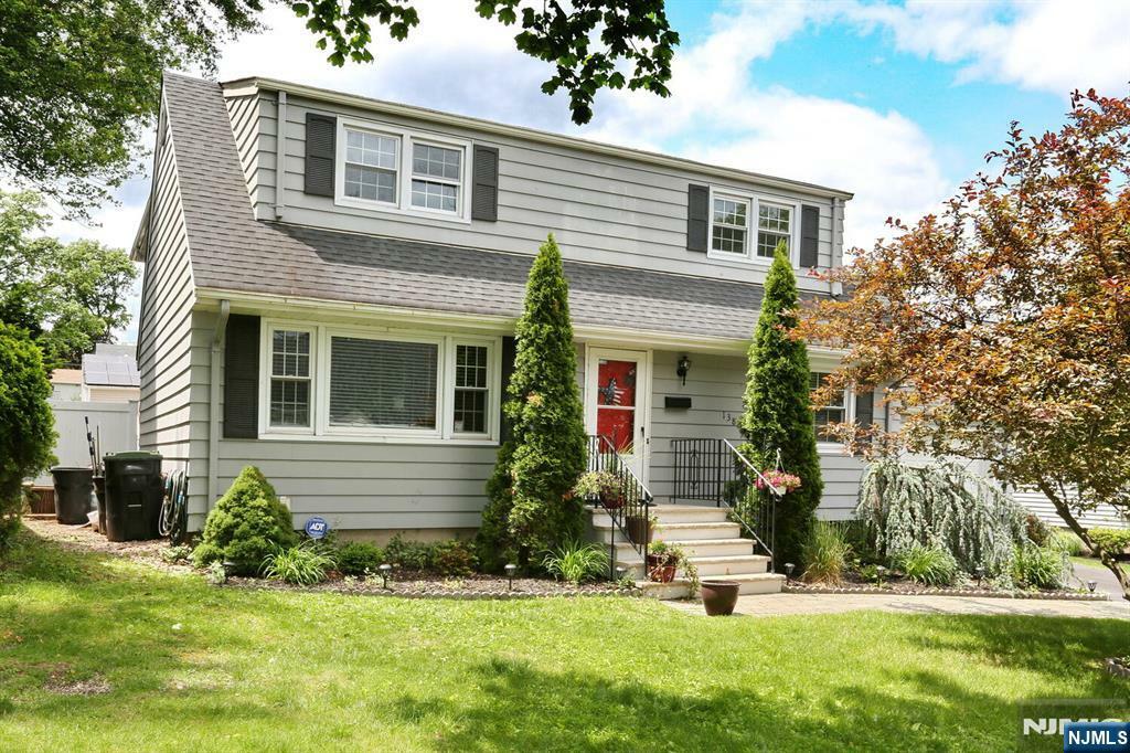 138 Vivyen Street  Bergenfield NJ 07621 photo