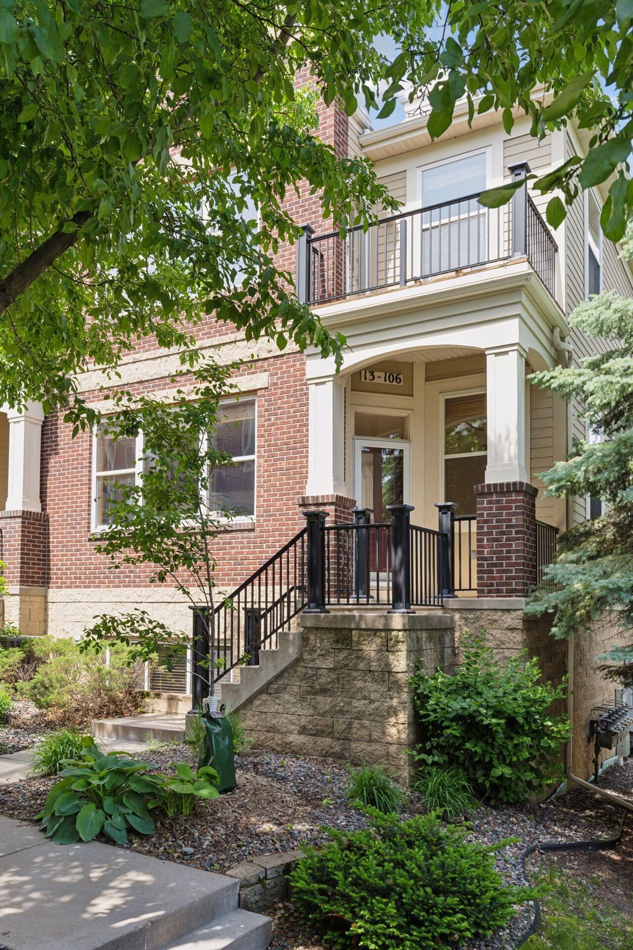Property Photo:  13 4th Avenue N 106  MN 55401 