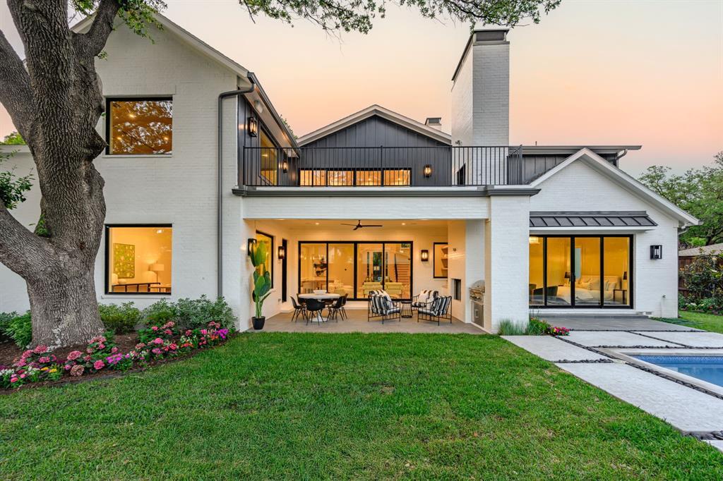 Property Photo: 5816 Willow Lane TX 75230