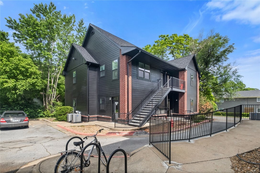 1137 N Leverett Avenue  Fayetteville AR 72703 photo