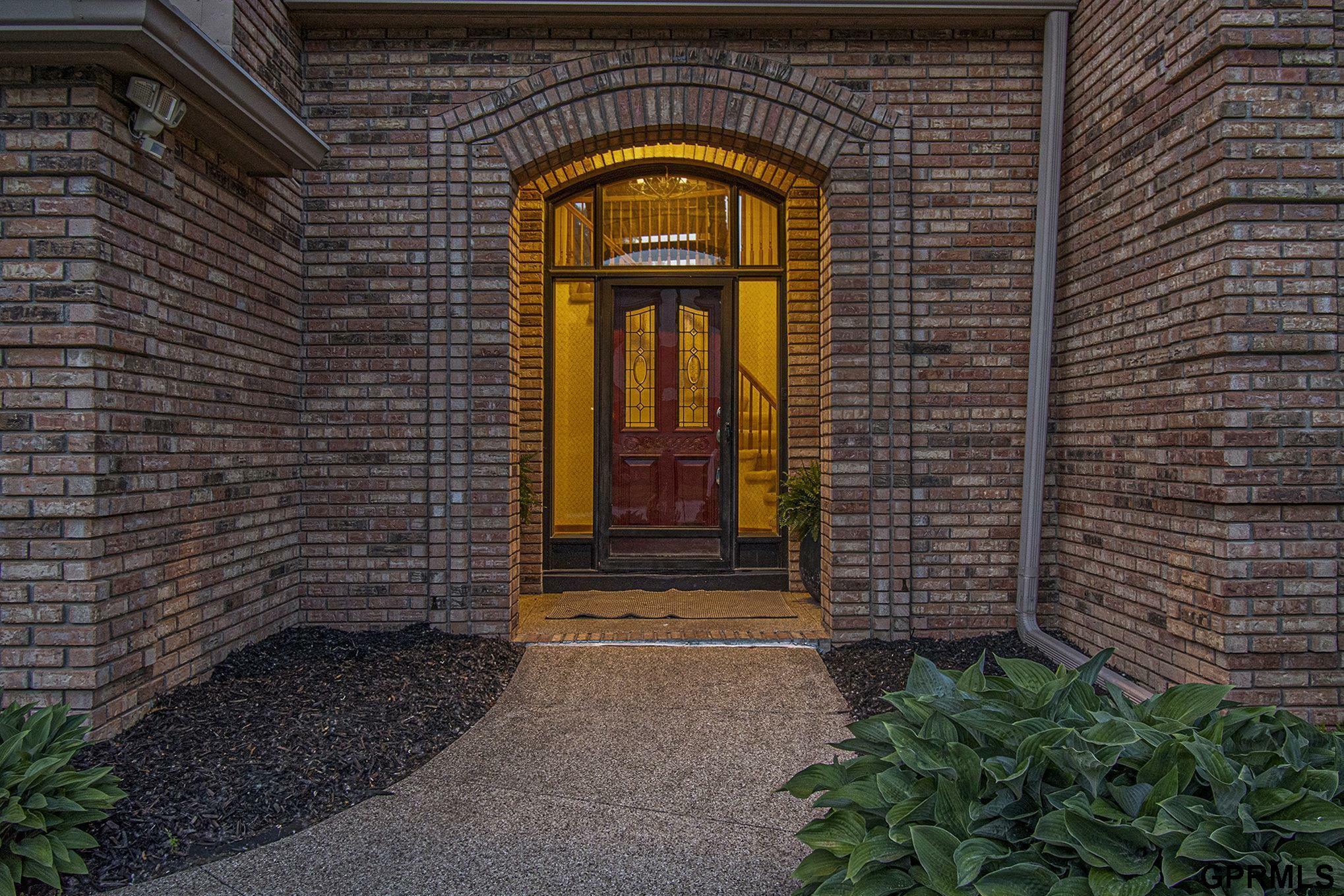 Property Photo: 21518 Pinehurst Avenue NE 68022