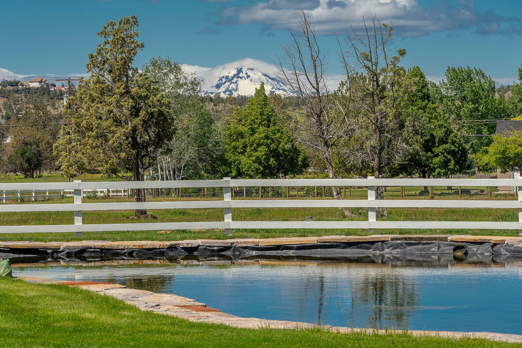 Property Photo:  6419 NE Juniper Ridge Road  OR 97756 