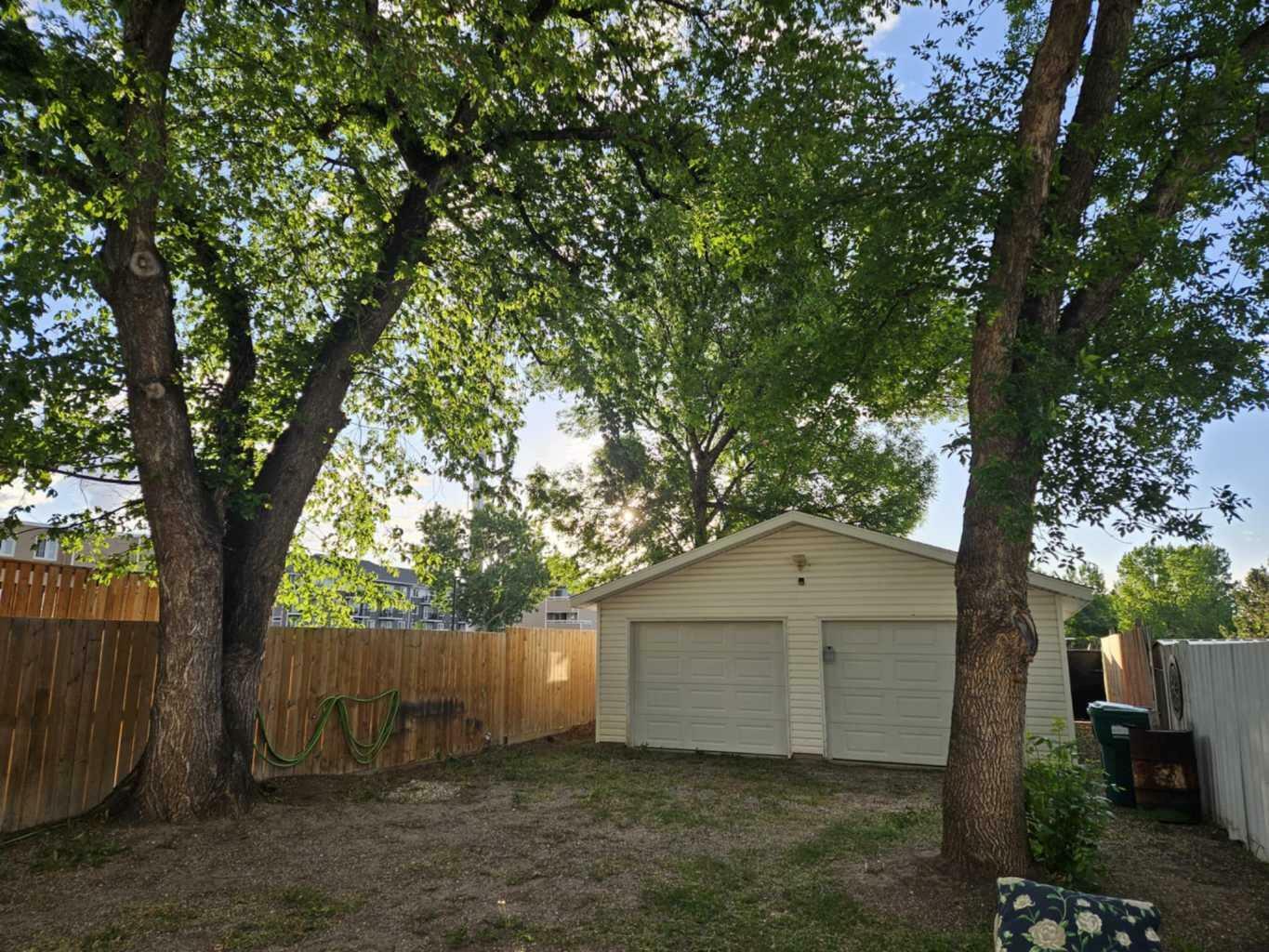 Photo de la propriété: 2105 13 Street N AB T1H 2V4