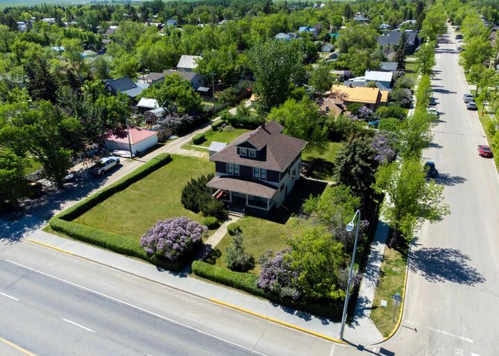 Property Photo: 2203 21 Street AB T0L 1R0