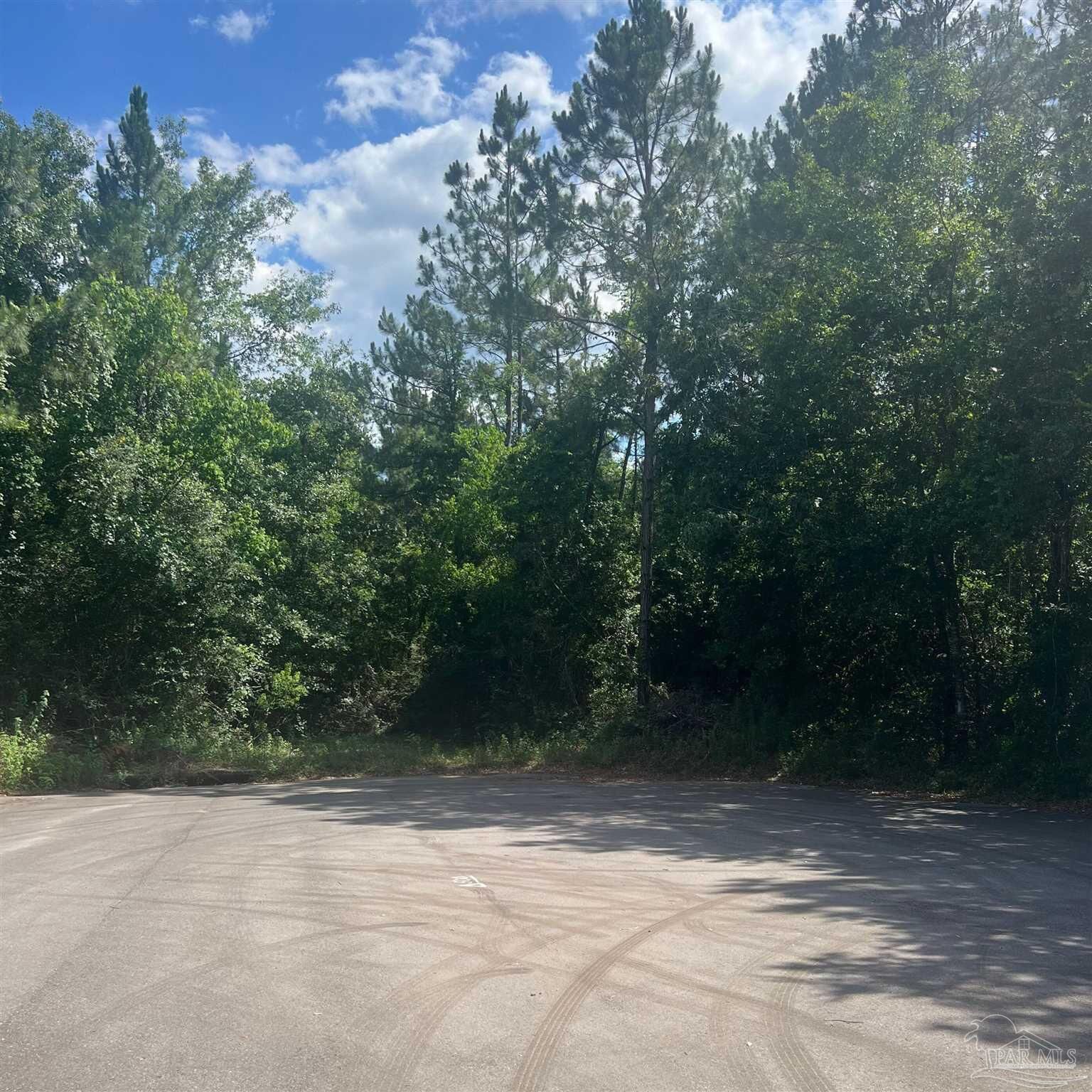 Property Photo:  2225 Northbury Ct  FL 32526 