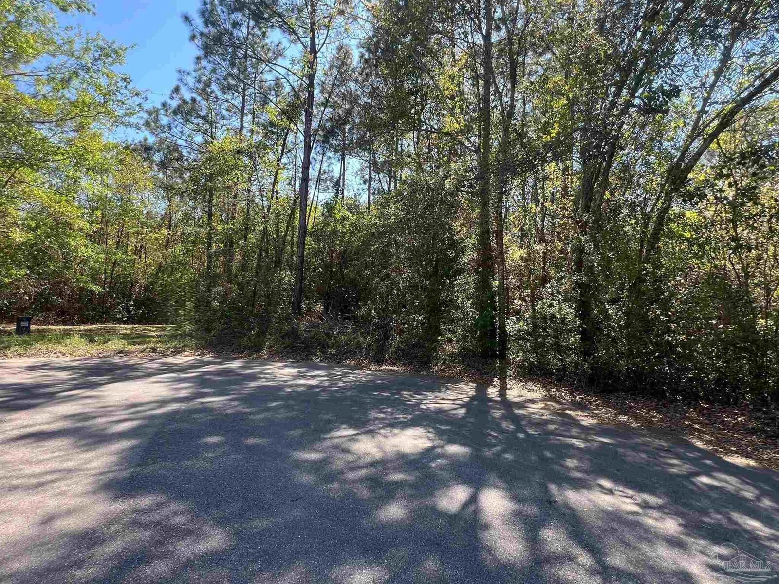 Property Photo:  2225 Northbury Ct  FL 32526 