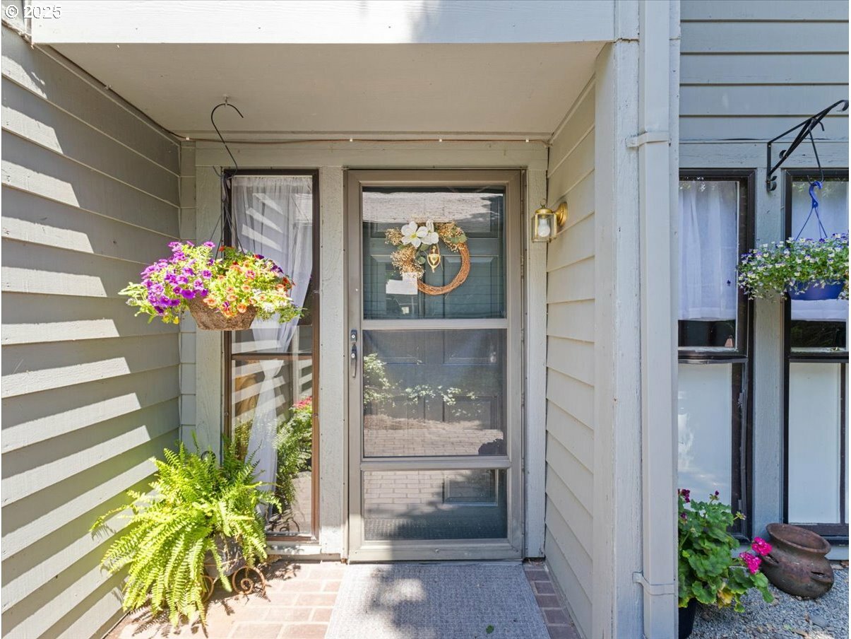 Property Photo: 8512 SW Brightfield Cir OR 97223