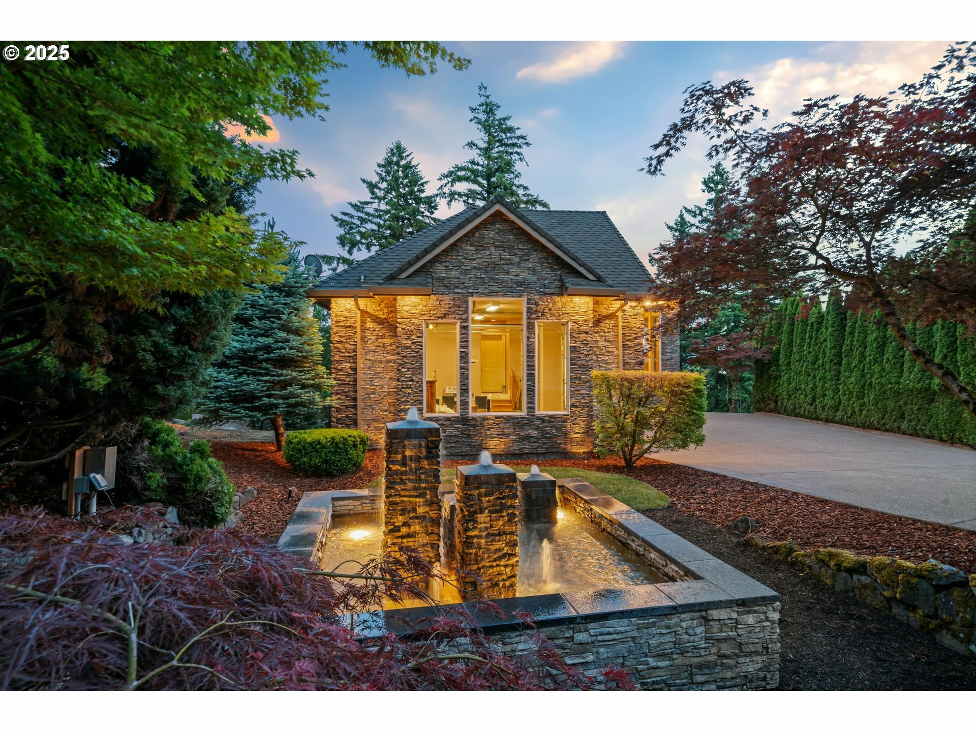 Property Photo: 612 NW Valley St WA 98607