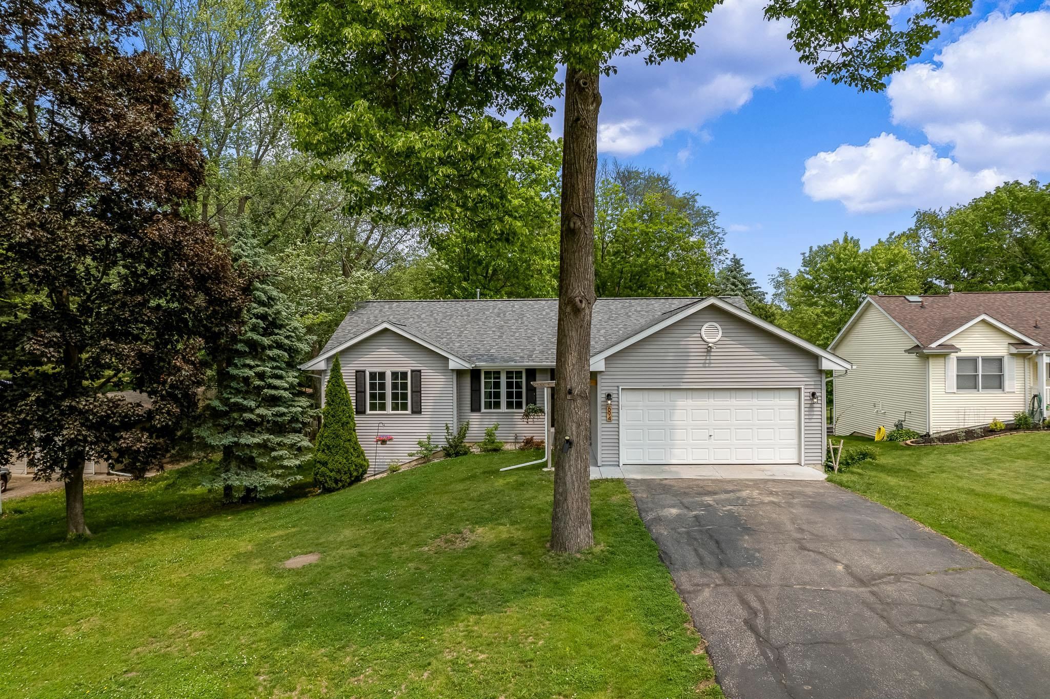 Property Photo: 694 Lake Summerset Road IL 61019