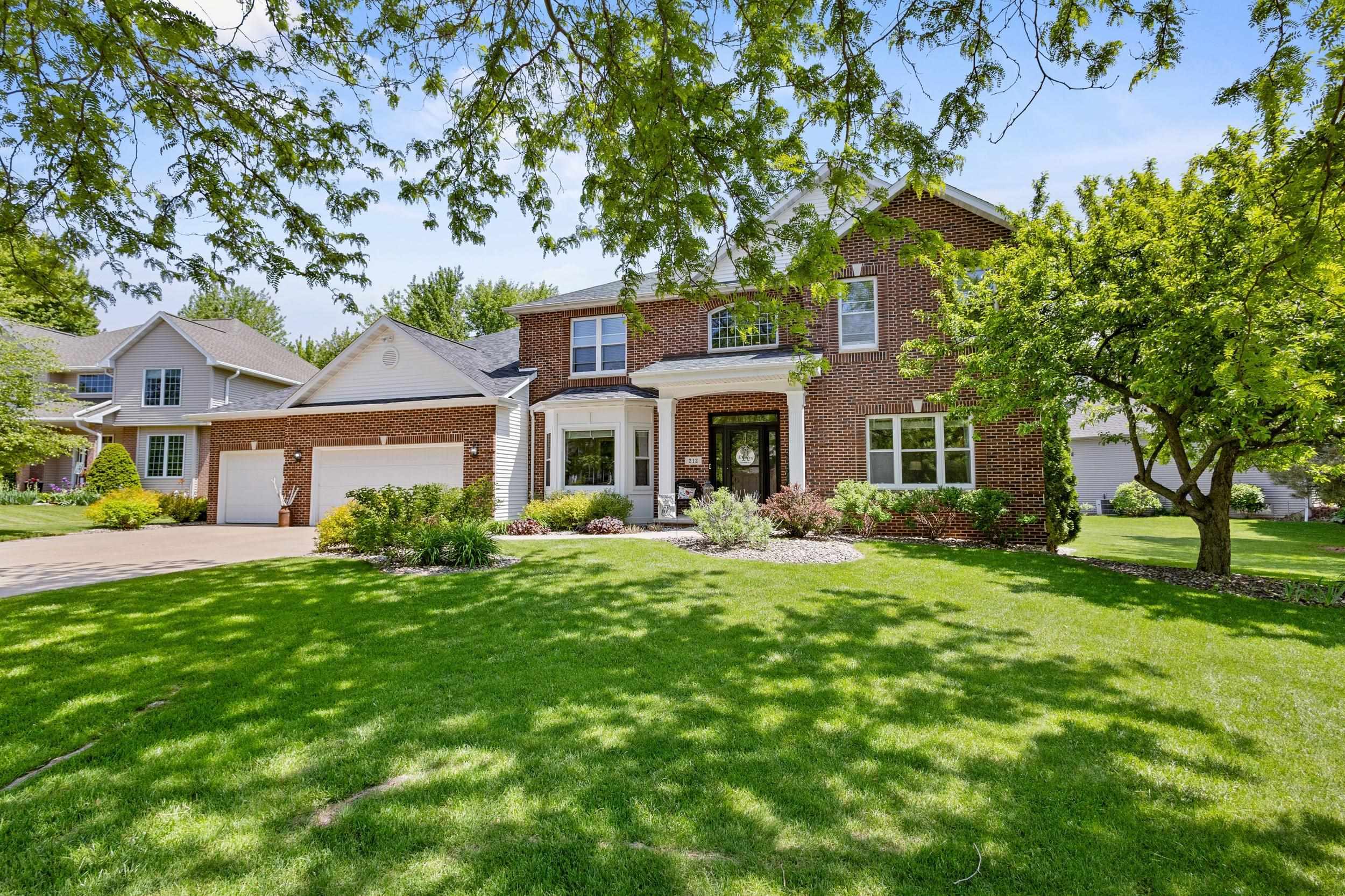 Property Photo:  212 E Castlebury Lane  WI 54913 