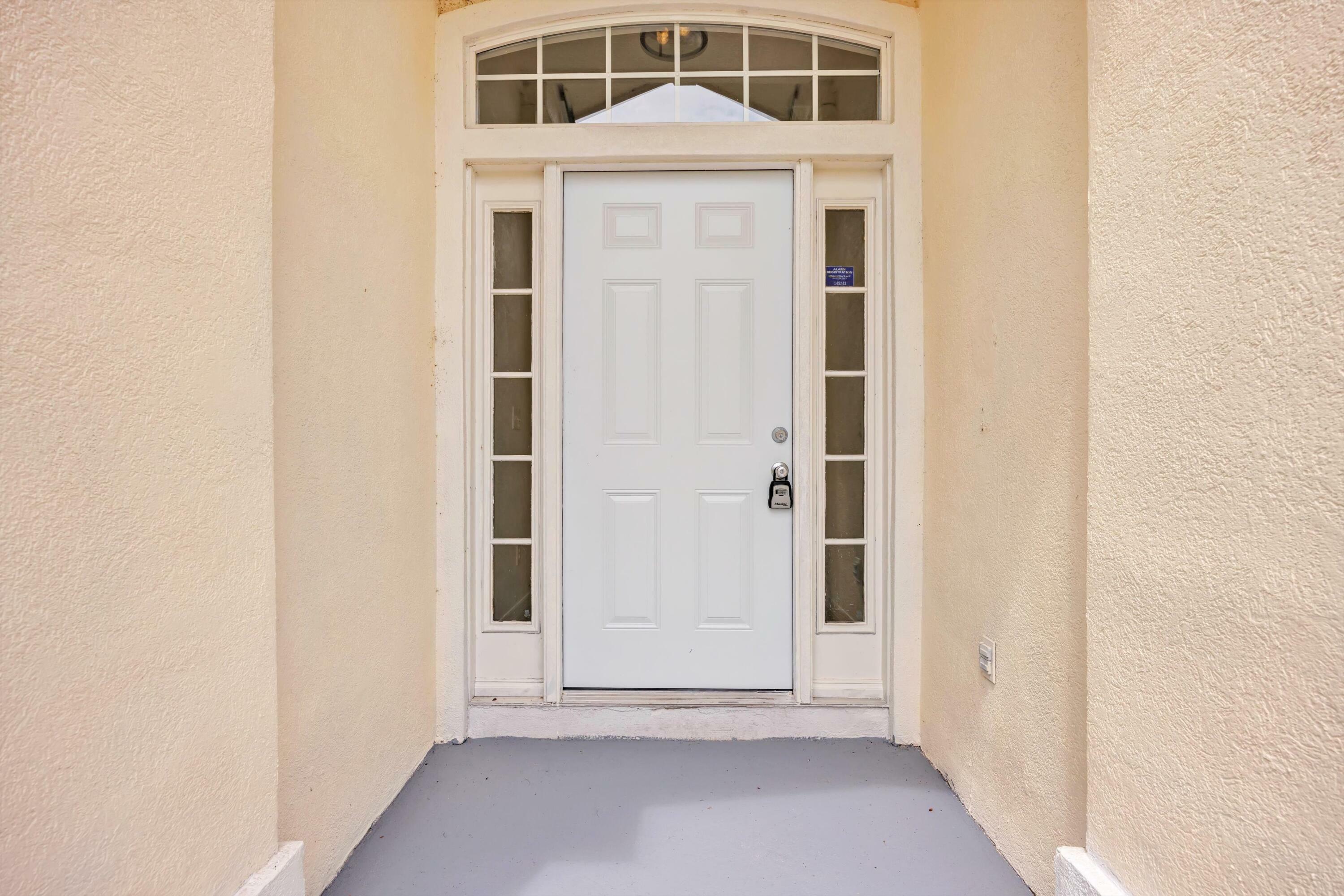 Property Photo: 462 S Jax Estates Drive FL 32218