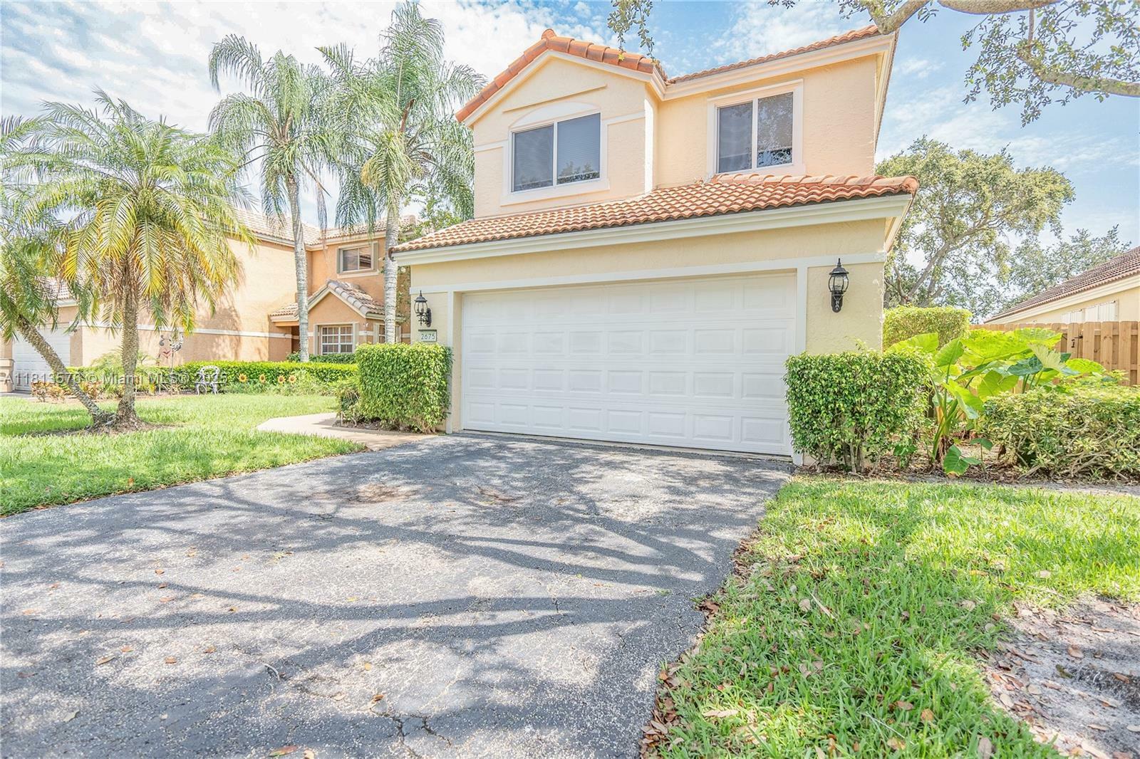 Property Photo: 2675 Oak Park Cir FL 33328