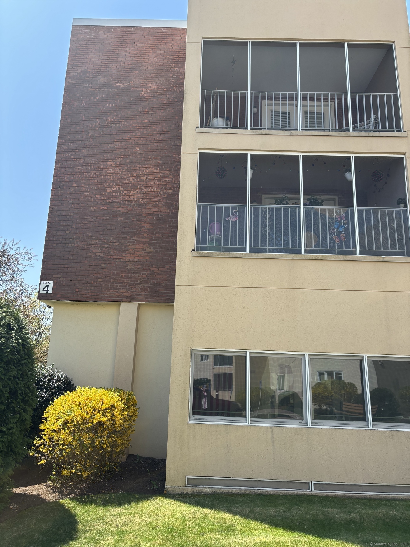 Property Photo: 75 Washington Avenue 4207 CT 06518