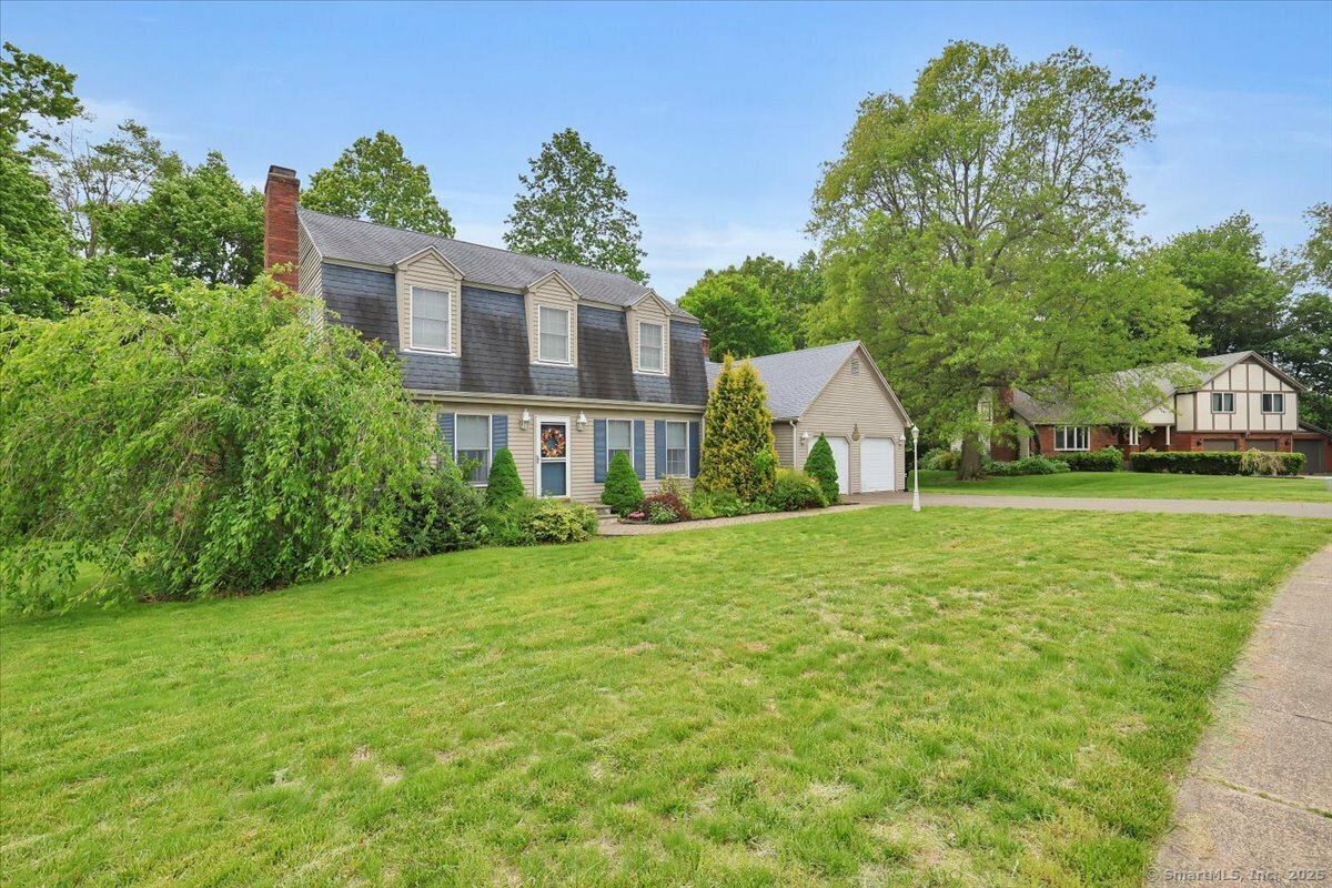 Property Photo:  79 Carriage Drive East  CT 06450 