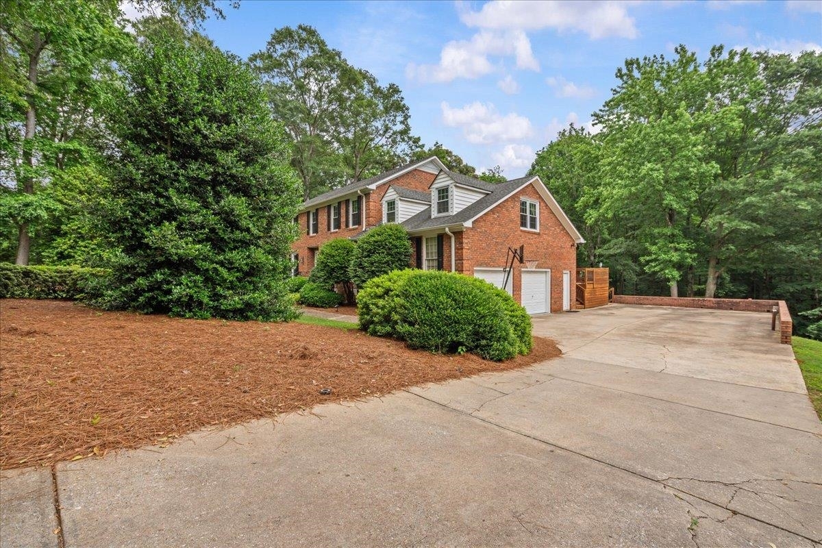 Property Photo: 805 Laurel Bluff SC 29301