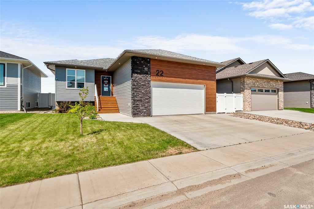 Property Photo: 22 Clunie Court SK S6J 0E3