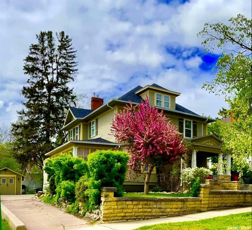 1022 Clifton Avenue  Moose Jaw SK S6H 3L2 photo
