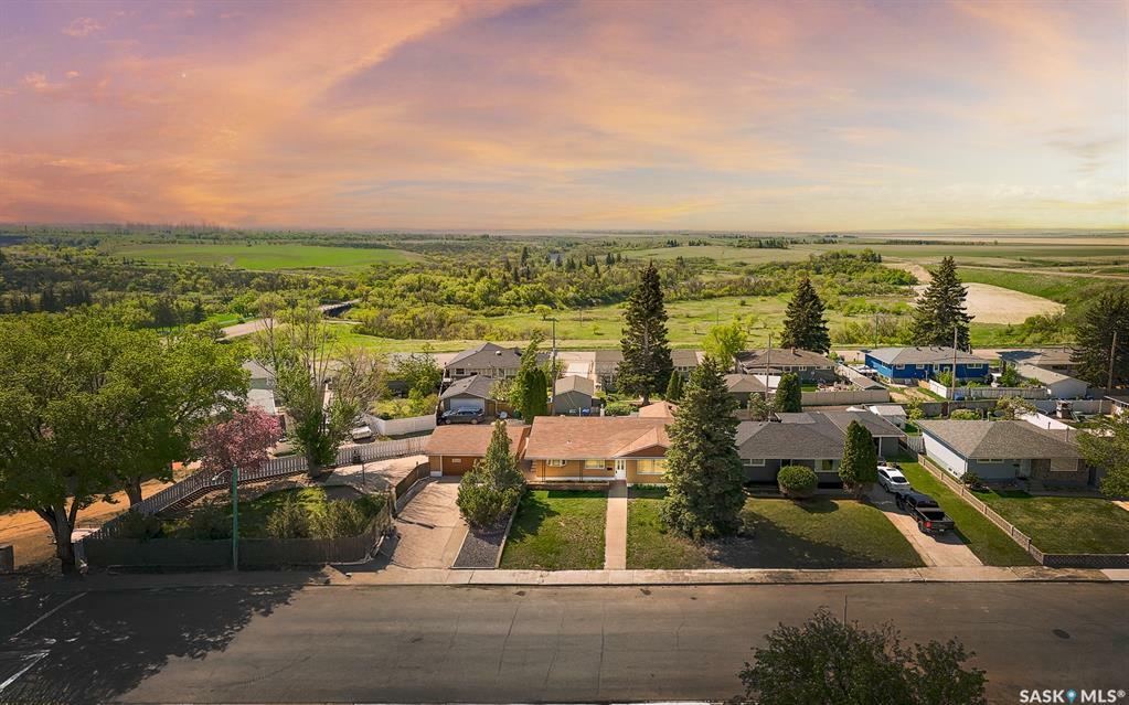 801 Keith Street  Moose Jaw SK S6H 5R3 photo