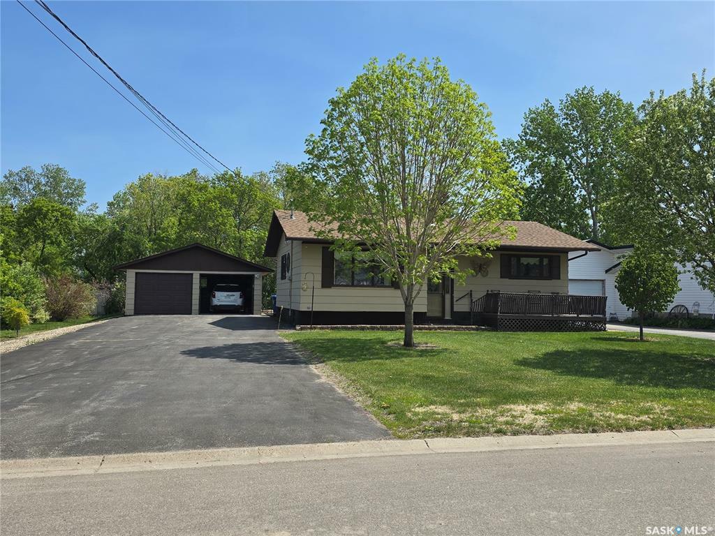 Property Photo: 299 9th Avenue SK S0G 0K0