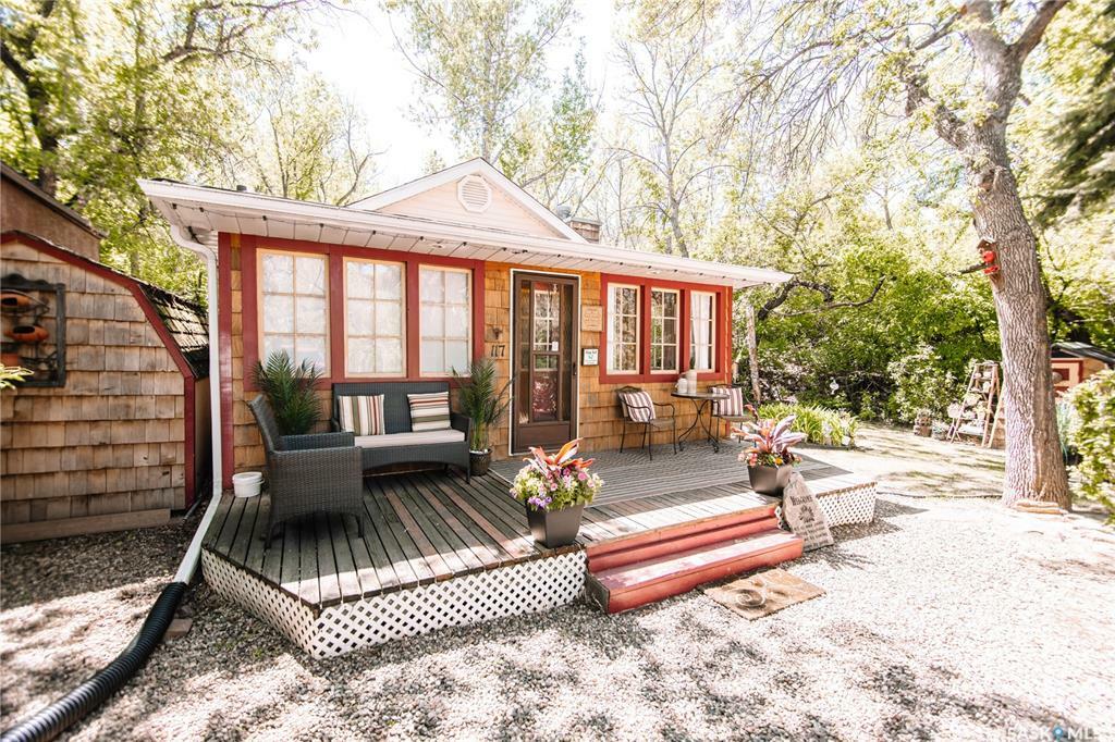 Property Photo: 117 Daly Avenue SK S0G 4C0
