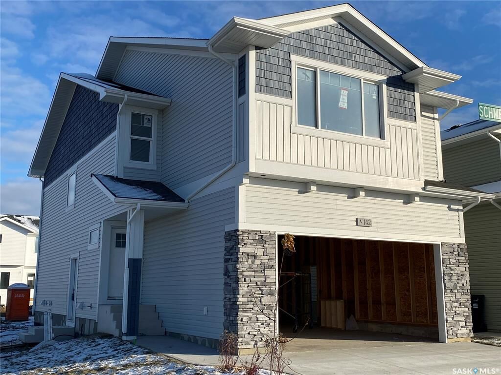 Property Photo: 483 Doran Crescent SK S7V 1W2