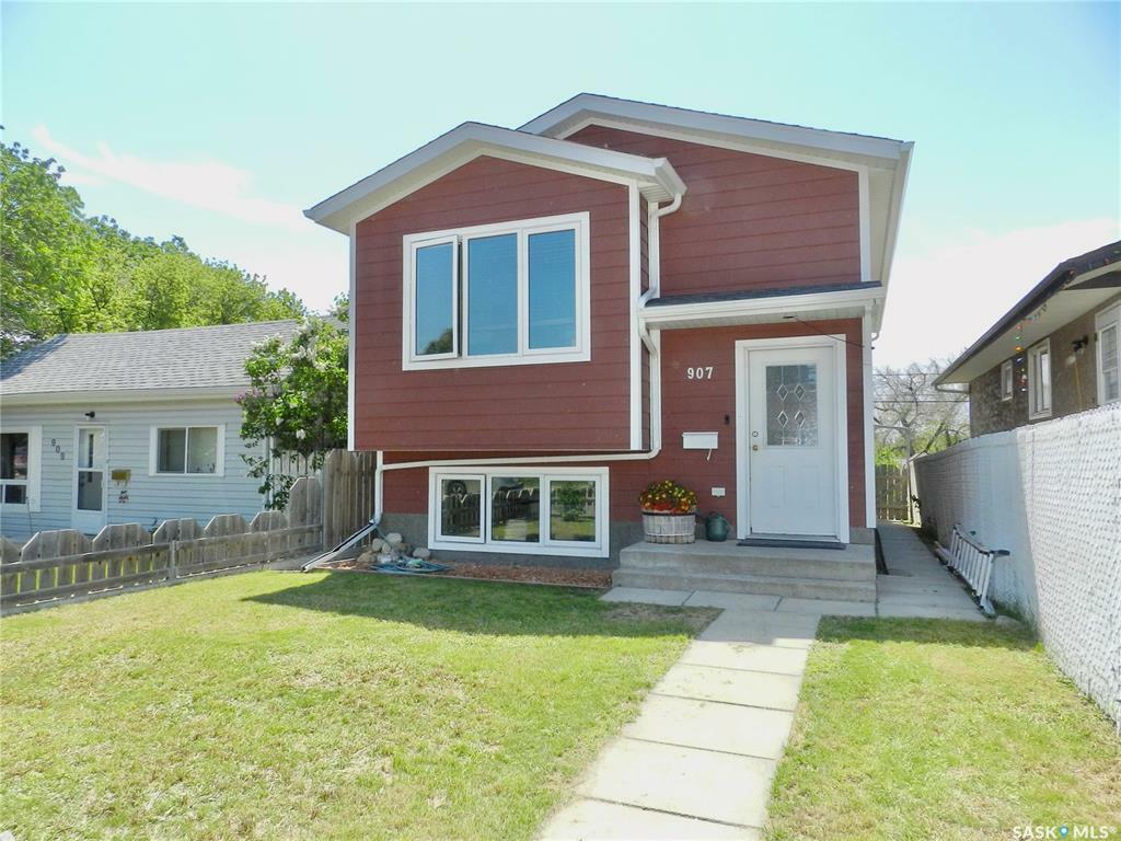 907 Ominica Street E  Moose Jaw SK S6H 0J1 photo