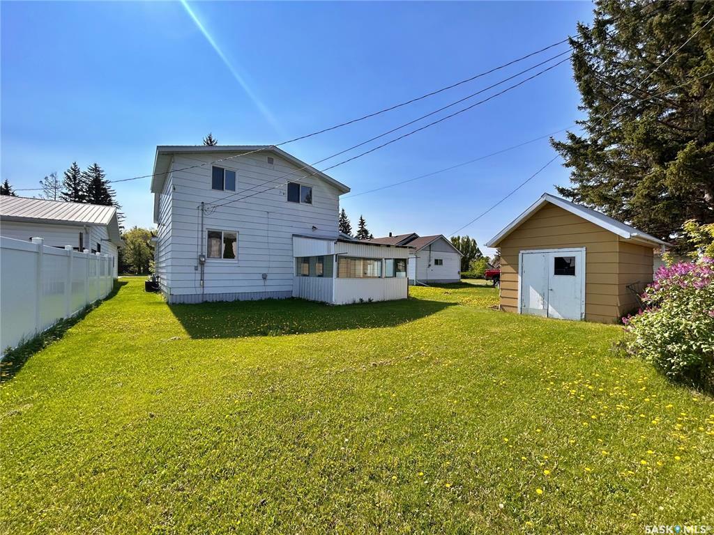 Property Photo: 114 Stephens Street SK S0G 3K0