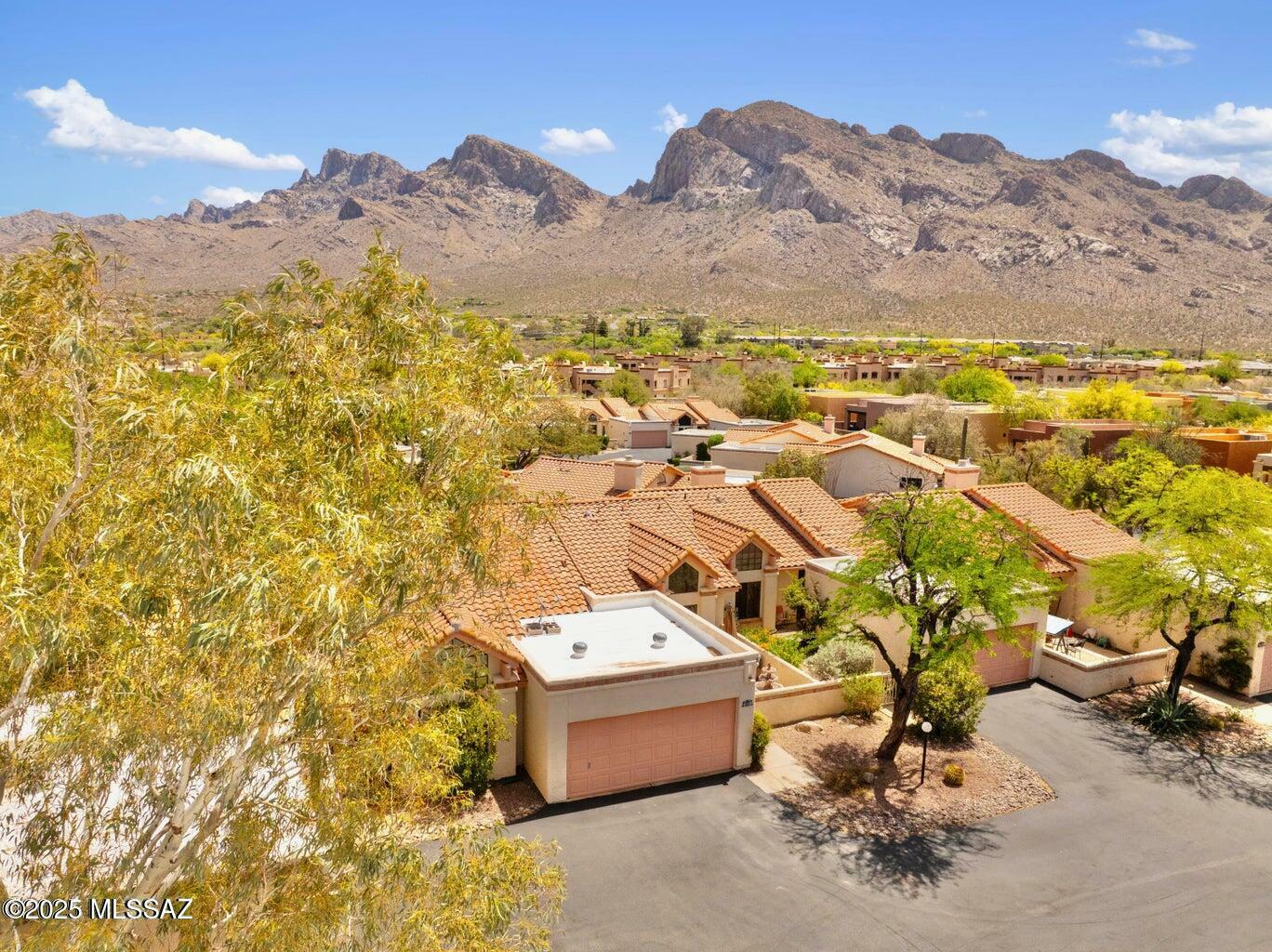 Property Photo: 133 E Horizon Circle AZ 85737