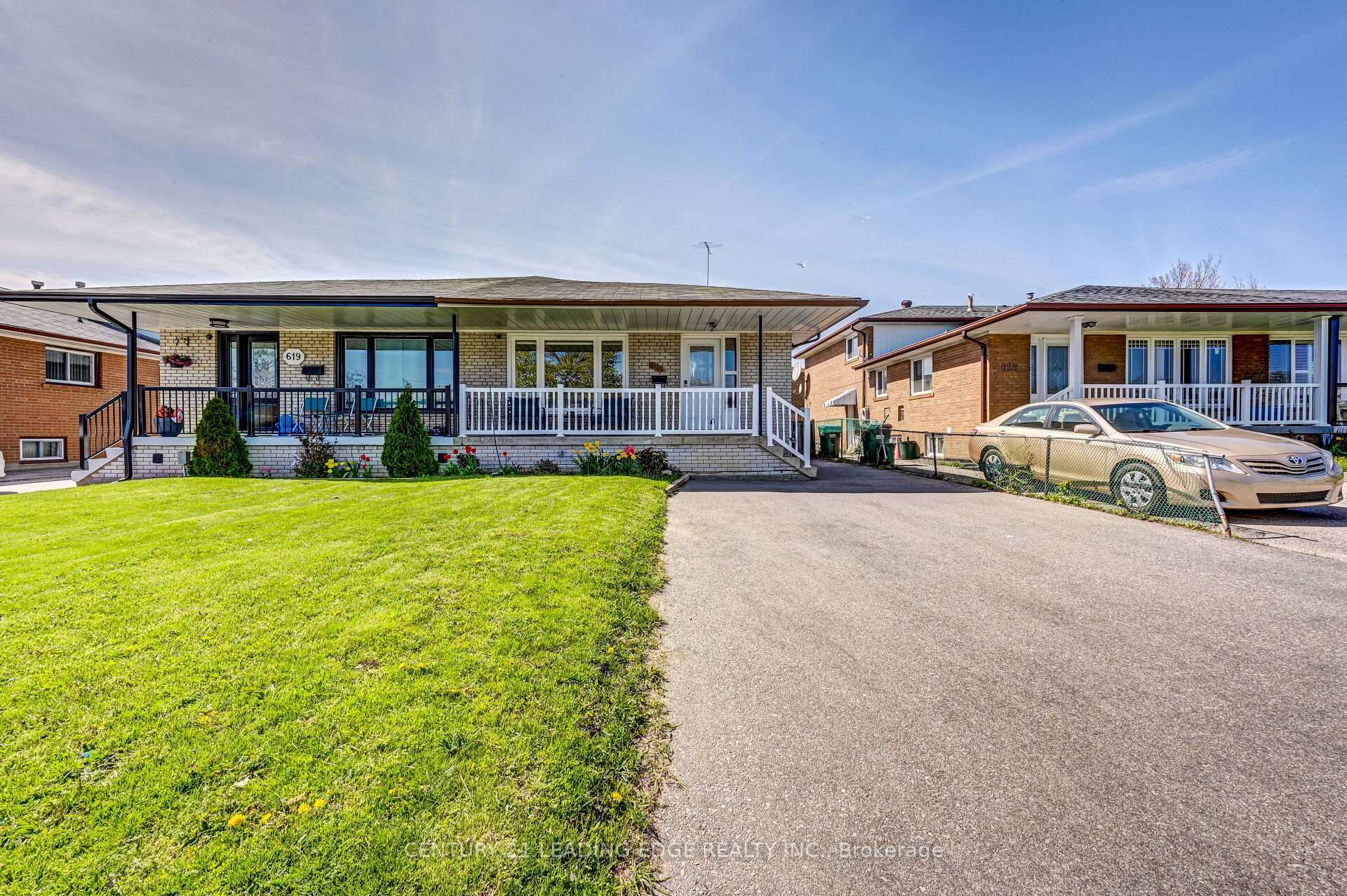 Photo de la propriété: 621 - Lower Level Tedwyn Drive ON L5A 1K3