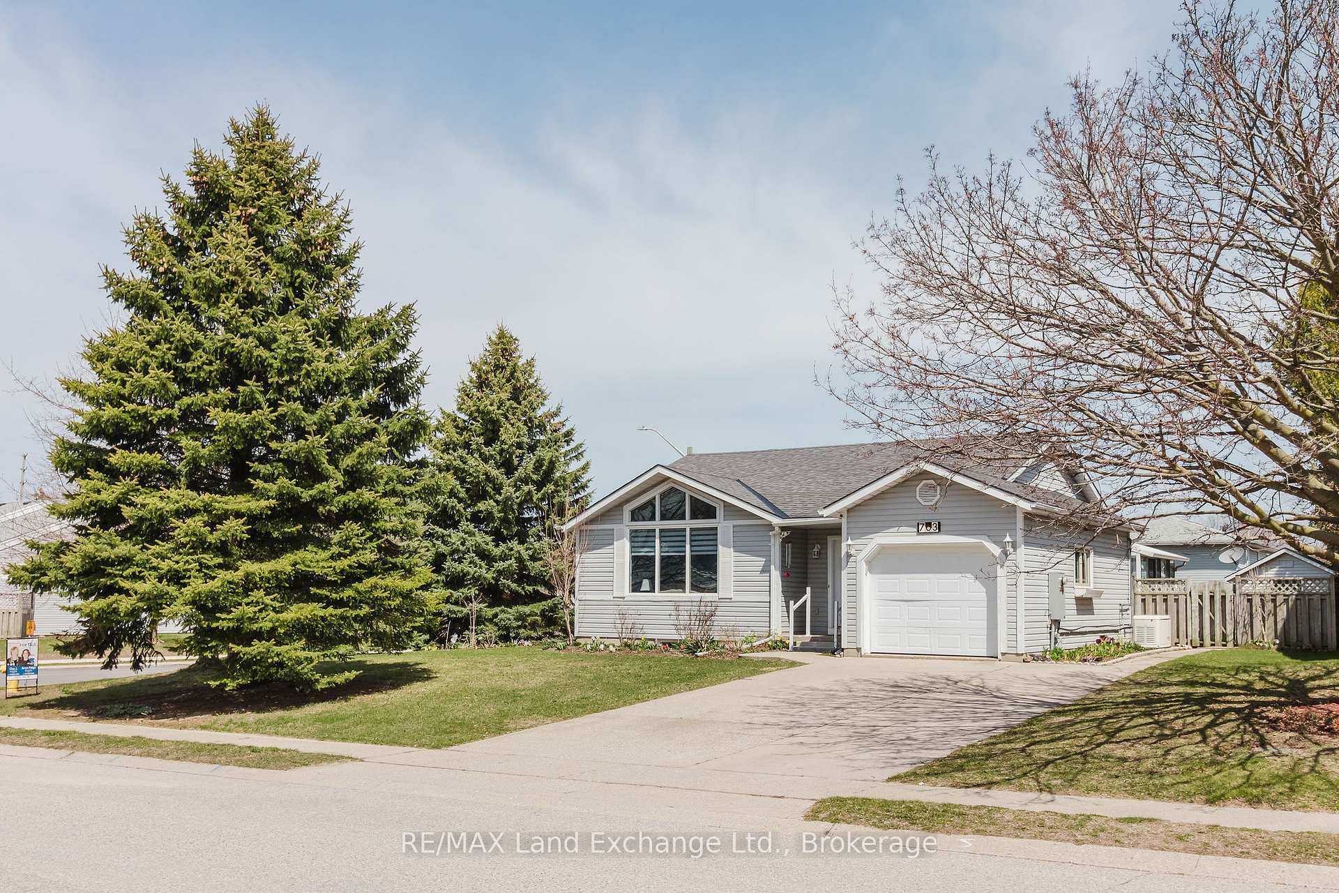 Property Photo: 763 Bradford Street ON N0H 2C0