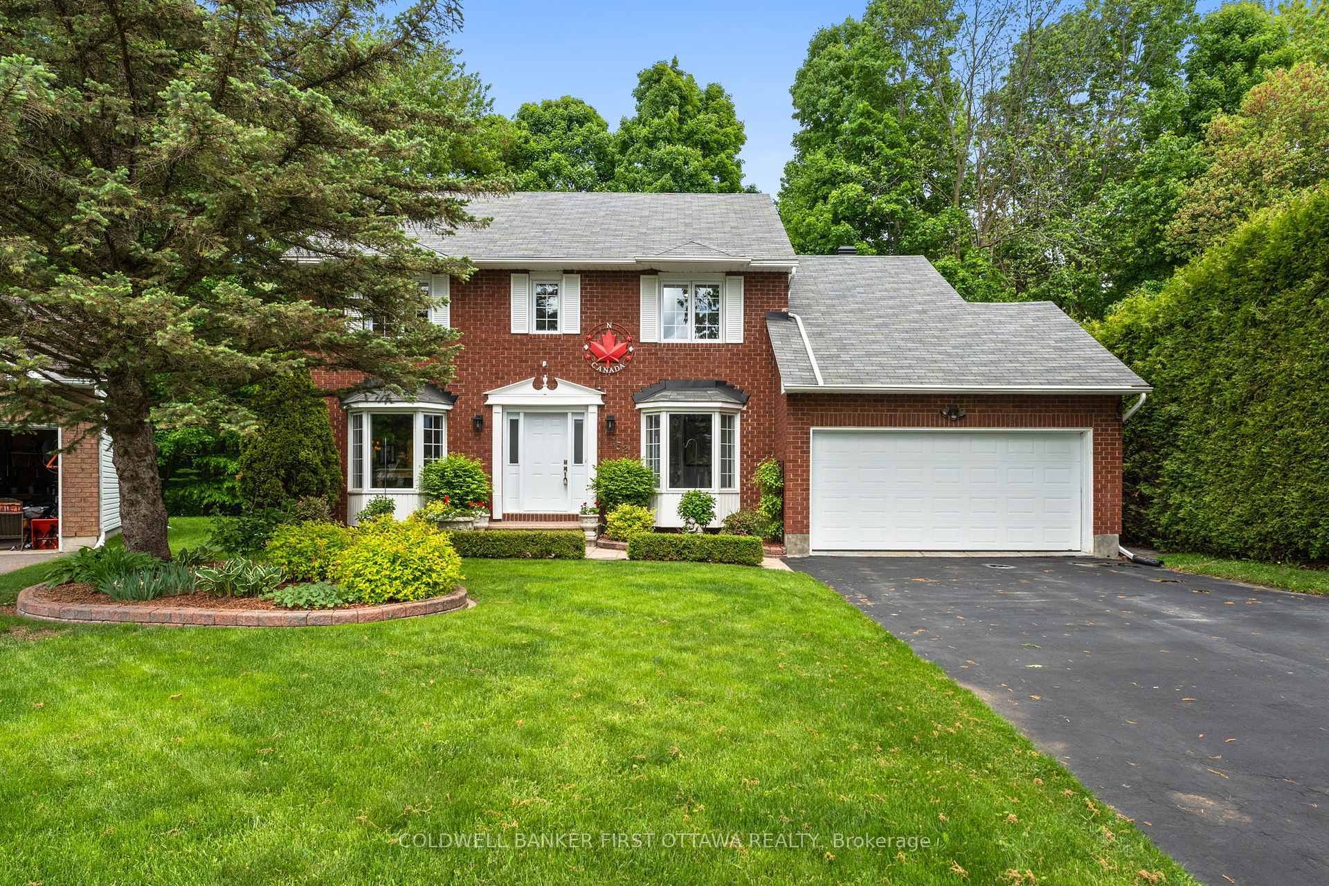 Property Photo: 152 Tweed Crescent ON K4R 1A4