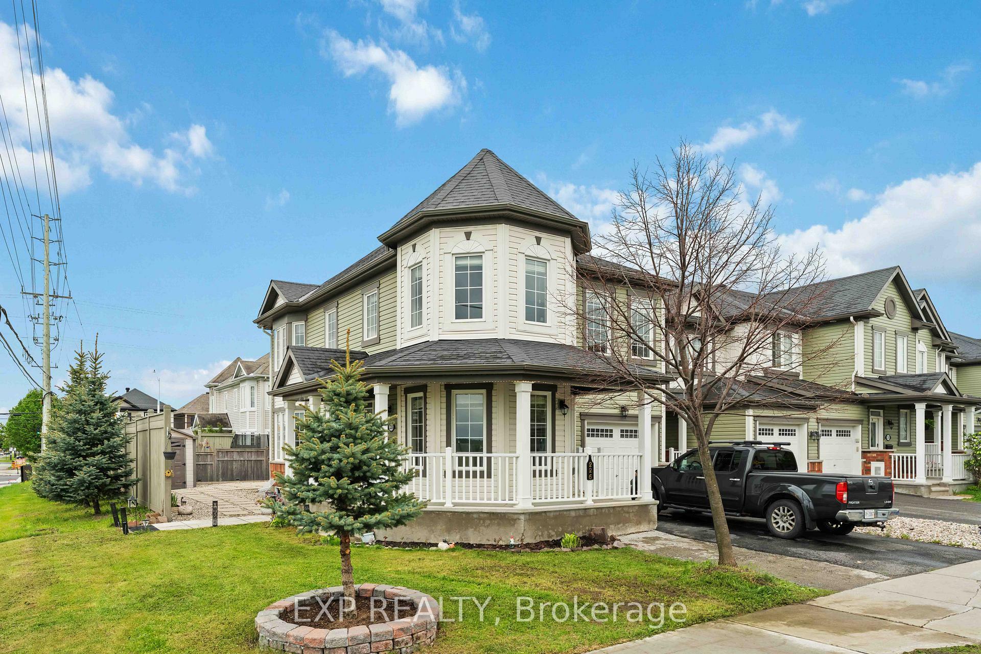 Property Photo: 226 Par-La-Ville Circle ON K2S 0T6