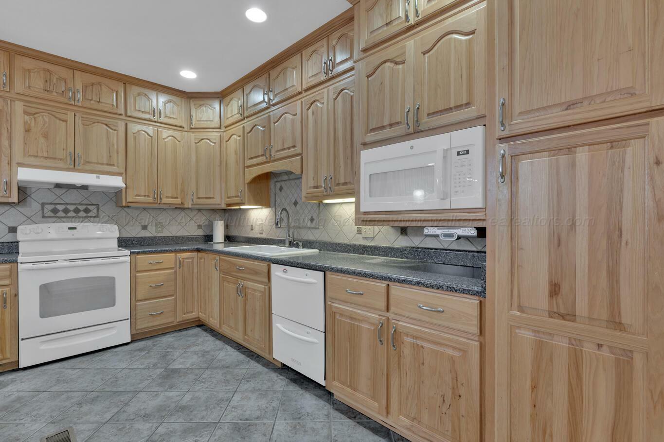 Property Photo: 437 Golden Eagle Cir AL 35504