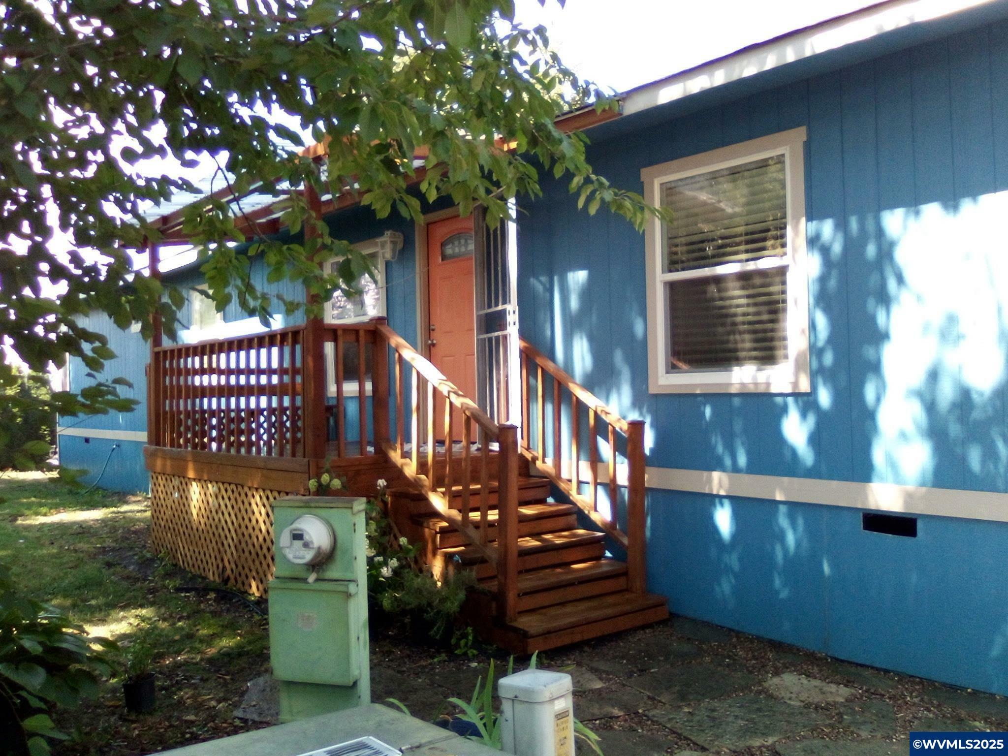 Property Photo: 9874 Golf Club #9 Rd SE 9 OR 97383