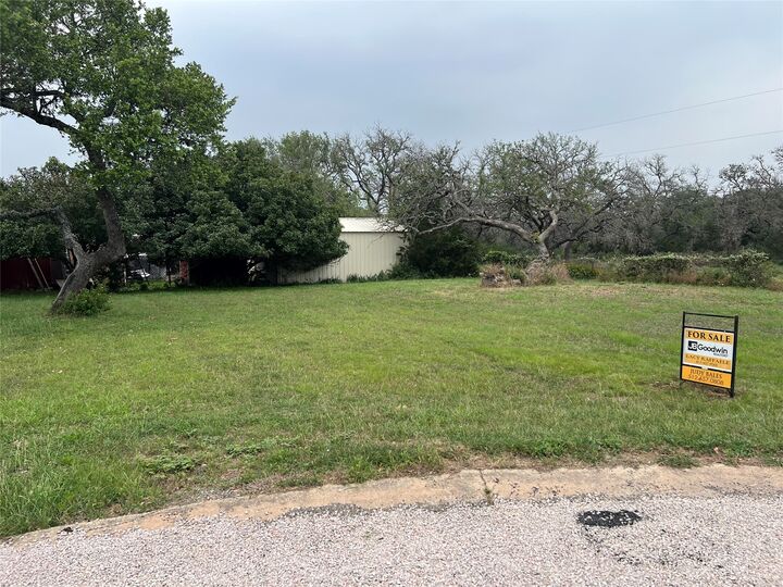 Property Photo:  105 Pitchfork Drive  TX 78636 